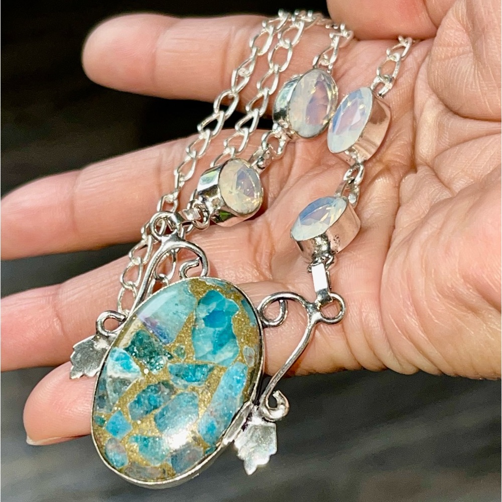 Blue Apatite in Copper Pendant Necklace